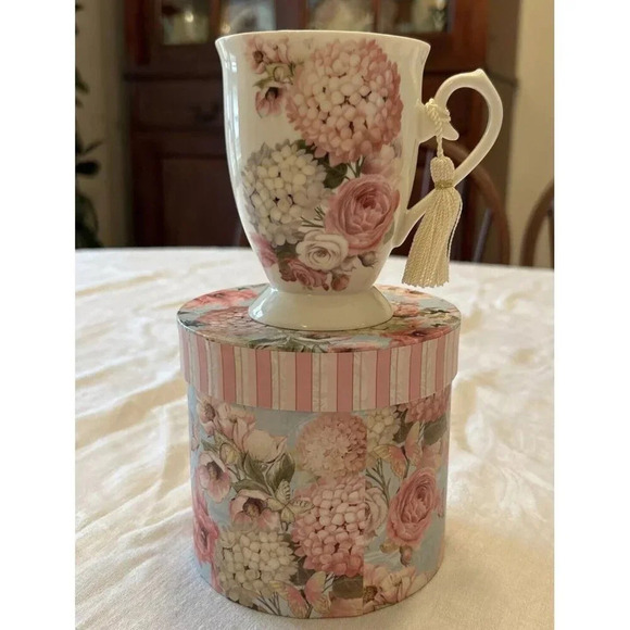 VTG ‎ Brivogue Victorian Style Fine Porcelain Tea Cup and Gift Box Hydrangea - Picture 2 of 11